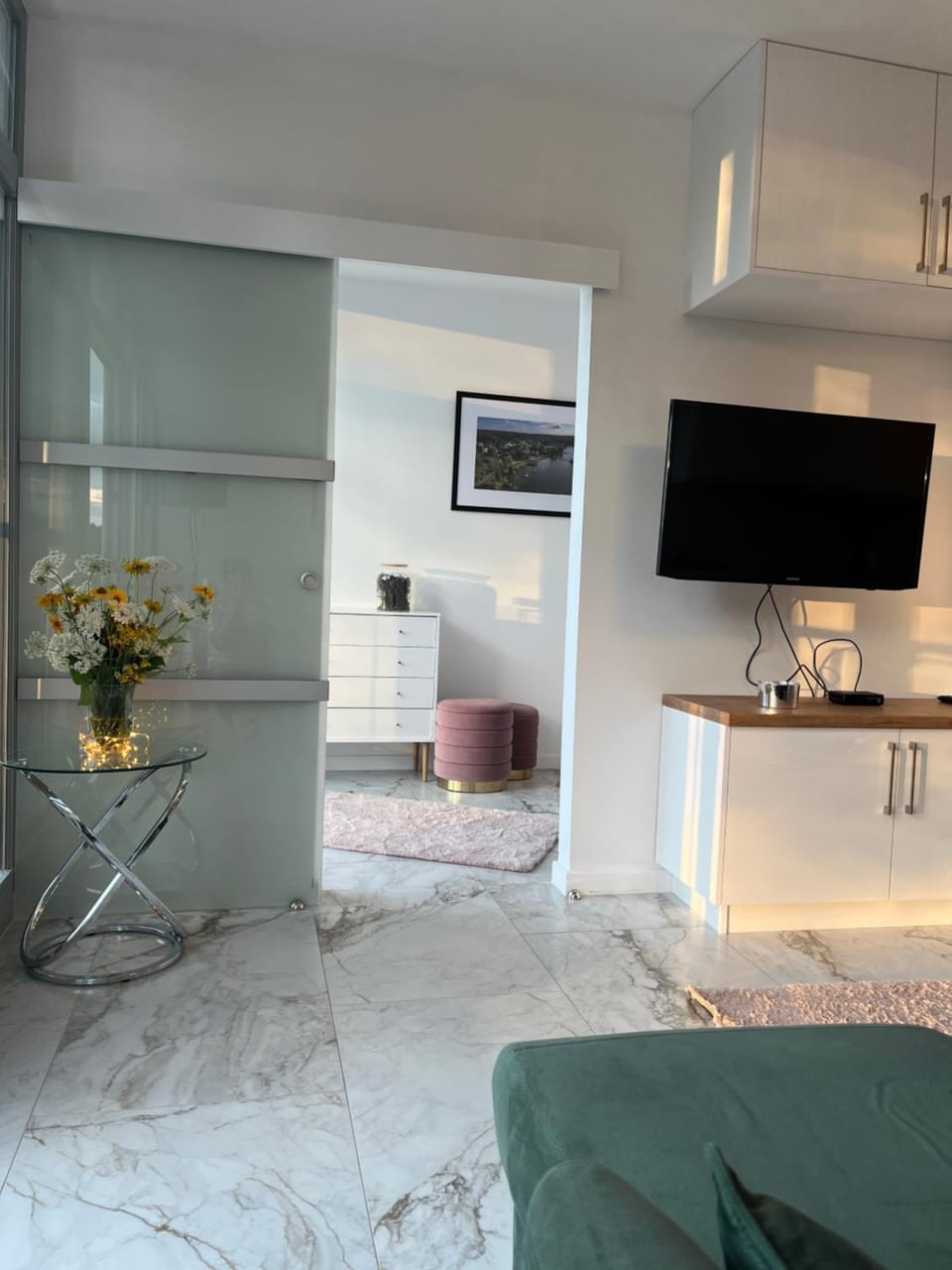 Apartament Turystyczny z widokiem na jezioro Apartment in Pomeranian Voivodeship