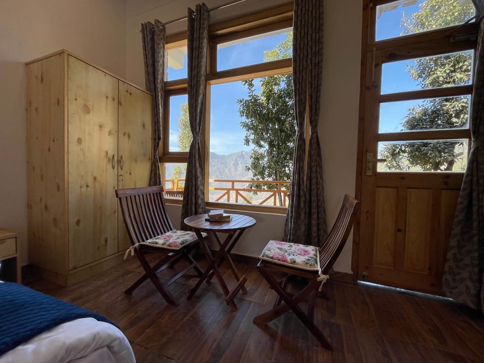 View (from property/room), Balcony/Terrace, Seating area