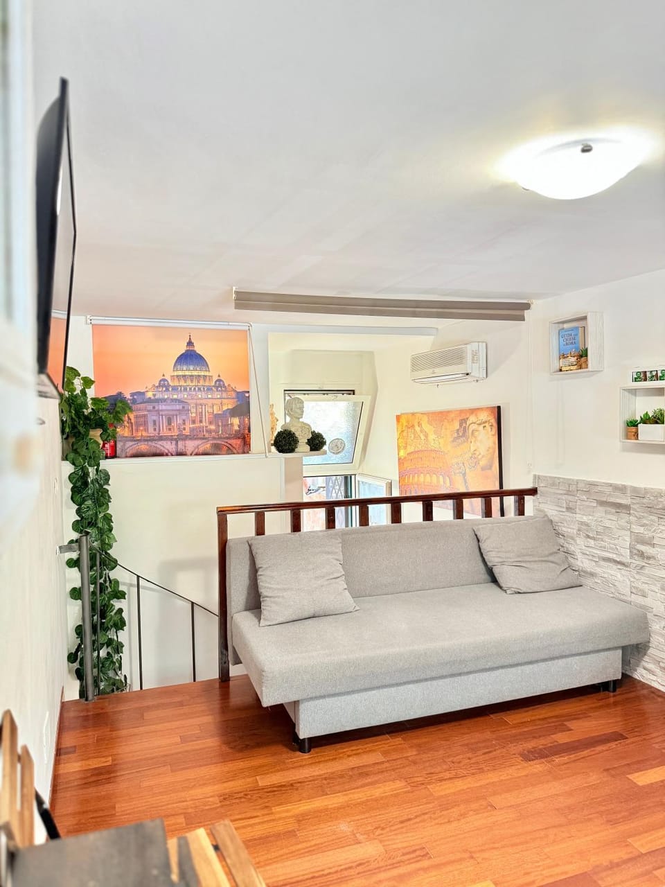 Bed, TV and multimedia, Living room, Seating area