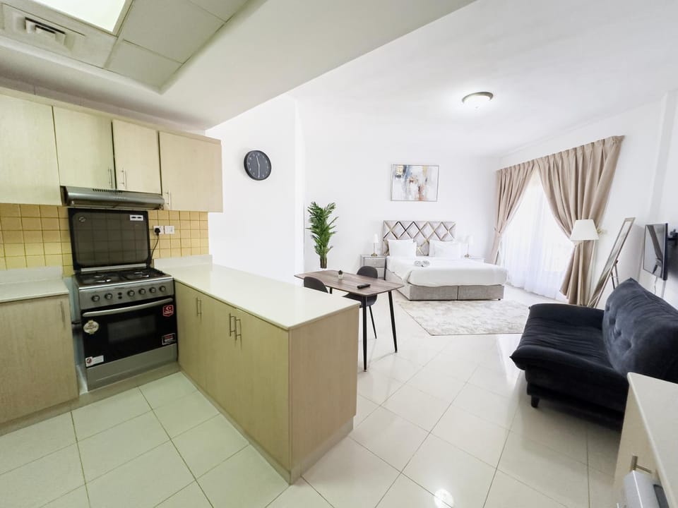 Kitchen or kitchenette, Living room, Seating area