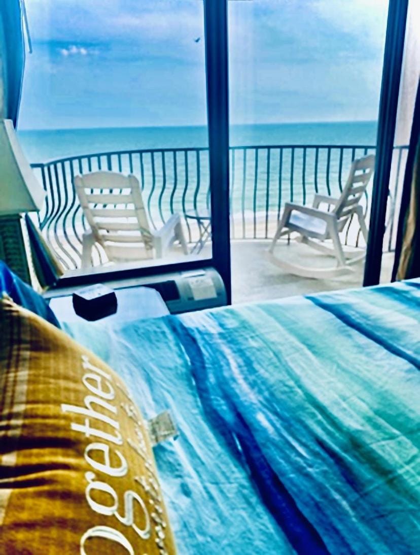 View (from property/room), Balcony/Terrace, Bedroom