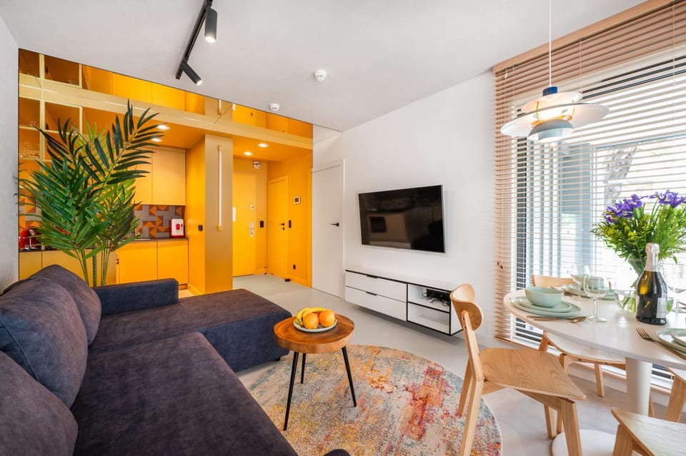 TV and multimedia, Seating area, Dining area, Evening entertainment