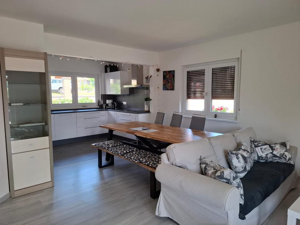 Living room, Dining area, kitchen