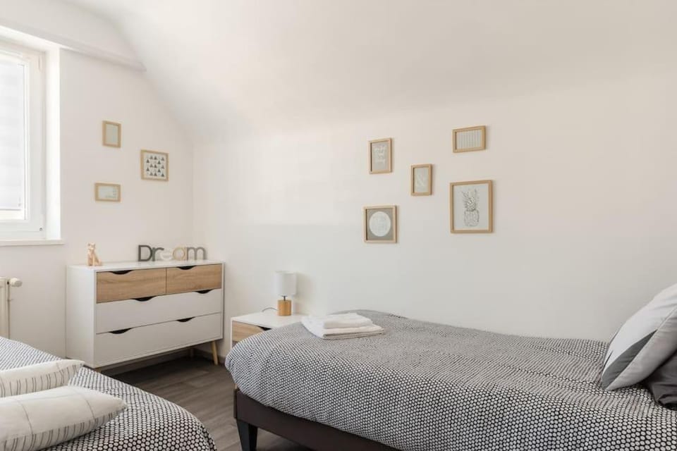 APPARTEMENT climatisé 70 m2, proximité de COLMAR Apartment in Grand Est
