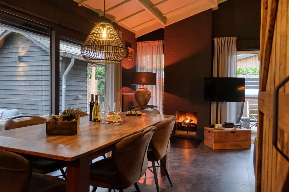 Dining area, flat iron