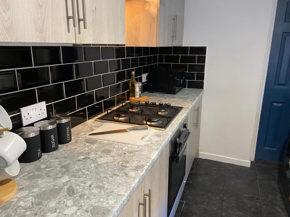 Kitchen or kitchenette, pet friendly, stove