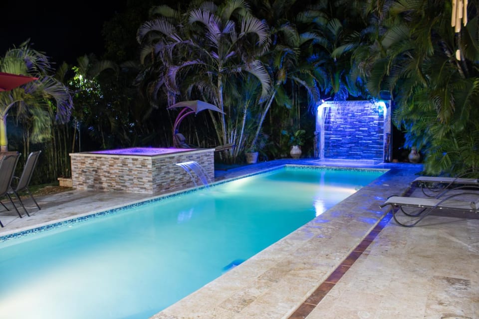 Hot Tub, Swimming pool, Swimming pool