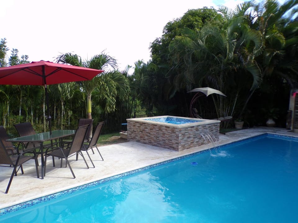 Hot Tub, Seating area, Swimming pool
