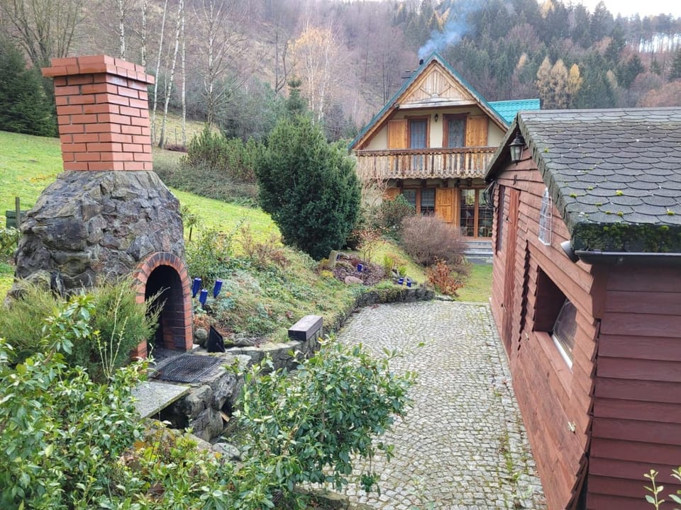Dom w Górach Sowich Niedźwiedzia Gawra, Michałkowa House in Lower Silesian Voivodeship