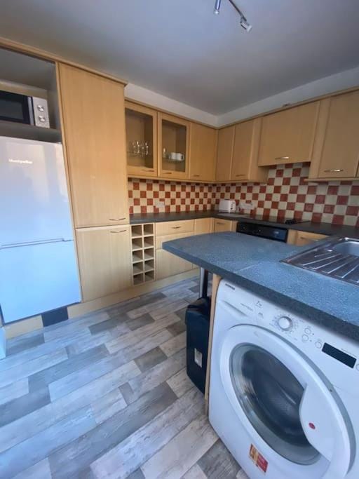 Modern Two Bed House Close To City Centre Apartment in Belfast