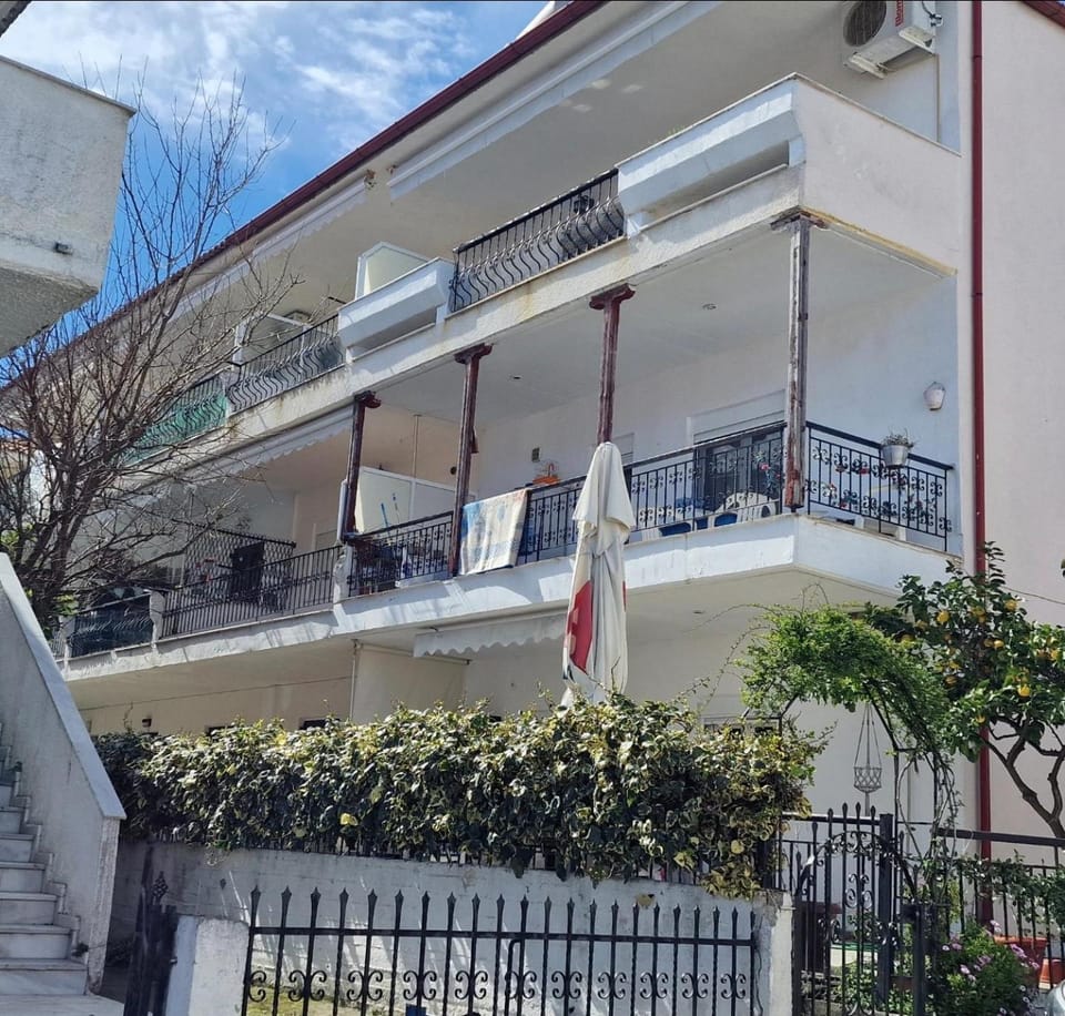 Property building, Balcony/Terrace