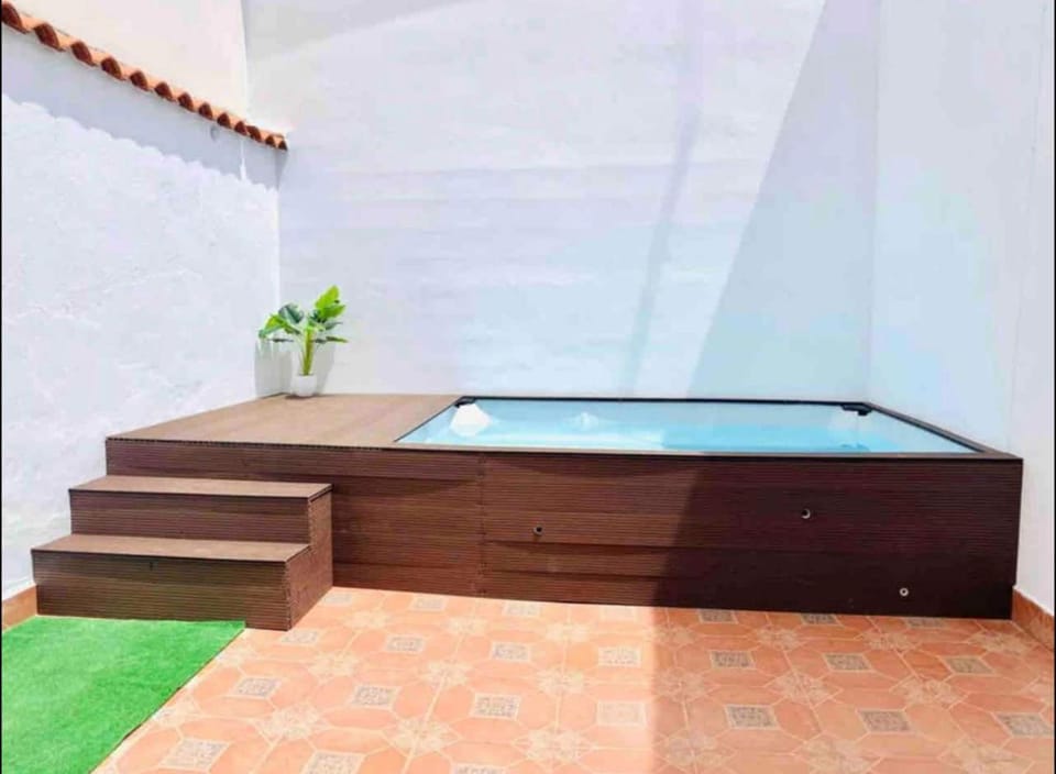Pool view, Swimming pool