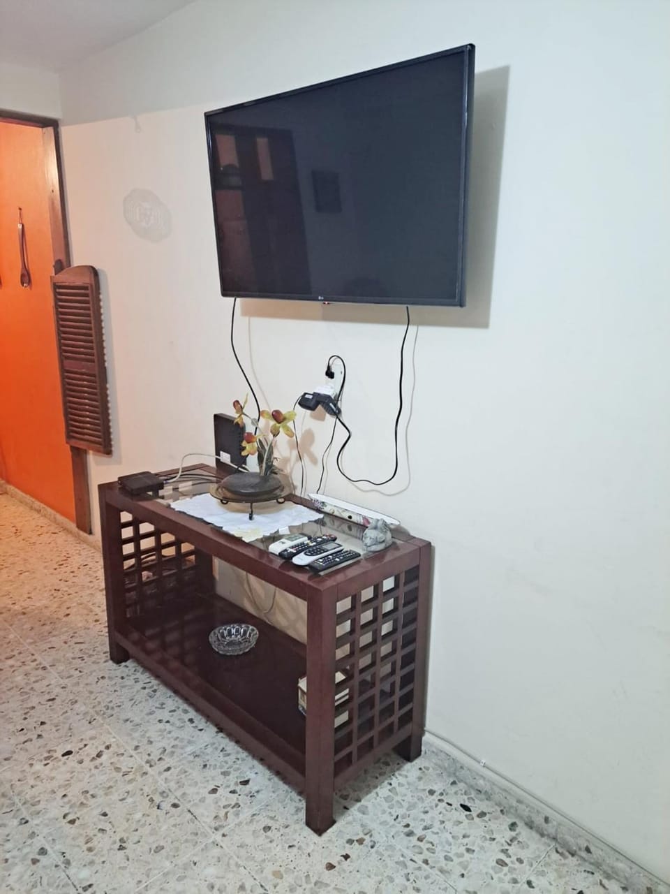 Communal lounge/ TV room, TV and multimedia