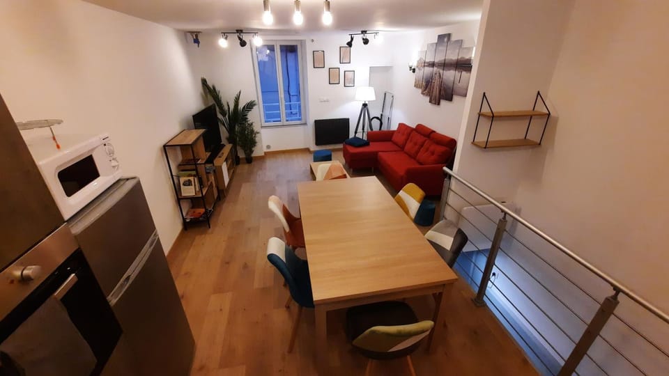 Kitchen or kitchenette, Living room, kitchen