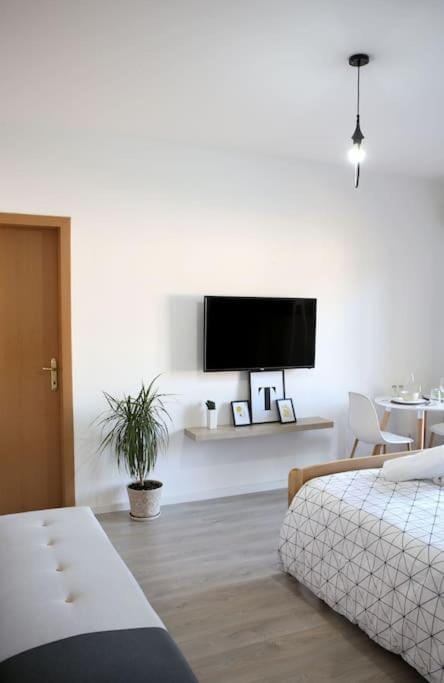 TV and multimedia, Seating area