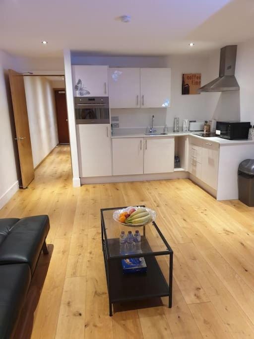 Modern, City Centre 1 Bed, Ground Floor Apartment Apartment in Edinburgh