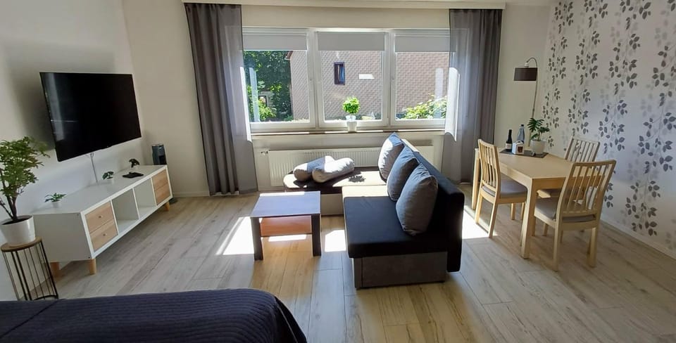 Communal lounge/ TV room, TV and multimedia, Living room, Seating area