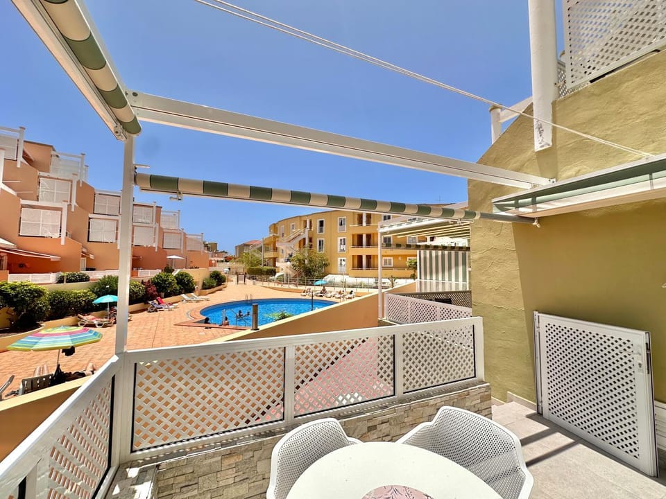 Balcony/Terrace, Balcony/Terrace, Pool view, Swimming pool, Swimming pool