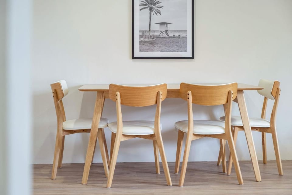 Seating area, Dining area