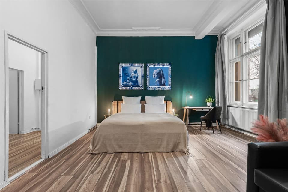 Bed, Photo of the whole room, Bedroom