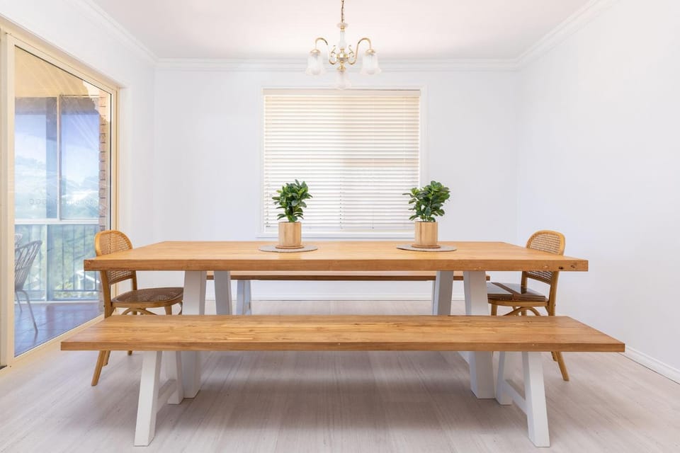 Seating area, Dining area