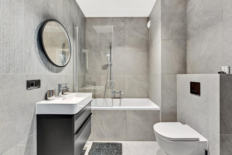 Bathroom, Bath