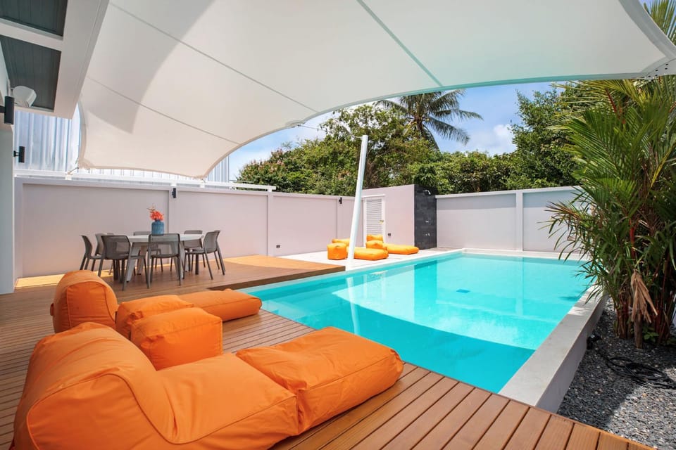 Patio, Balcony/Terrace, Seating area, Pool view, Swimming pool, sunbed