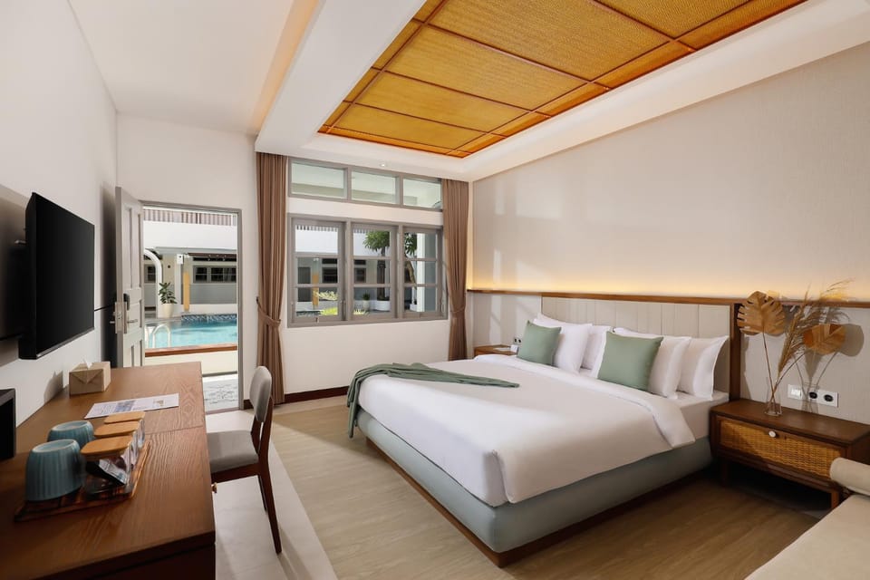 Bed, TV and multimedia, Photo of the whole room, Bedroom, hair dresser