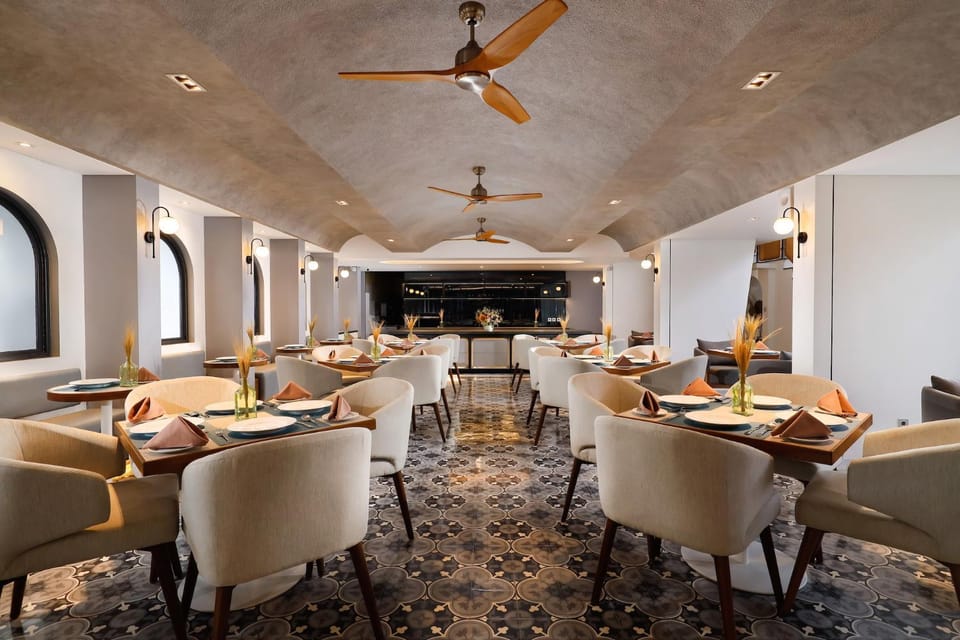 Restaurant/places to eat, Restaurant/places to eat, Lobby or reception, Seating area