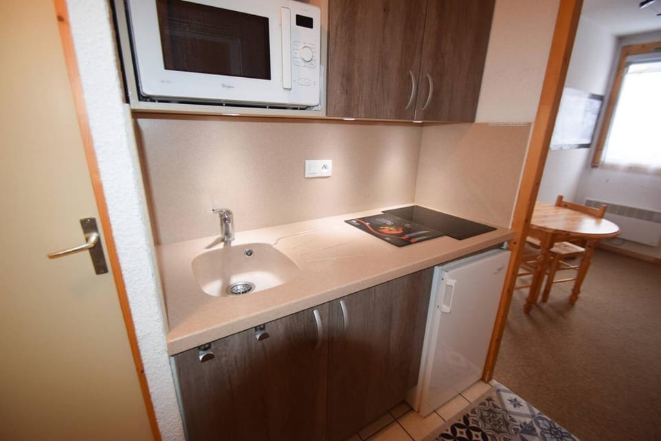 oven, kitchen