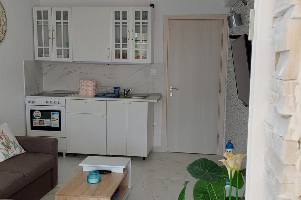Apartment - Sleeps 2 - Parking - Balcony Apartment in Decentralized Administration of Macedonia and Thrace