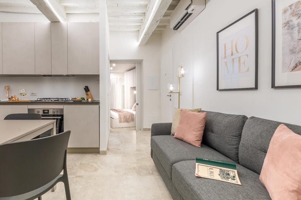 Kitchen or kitchenette, Living room, Seating area, Dining area, pet friendly, stove