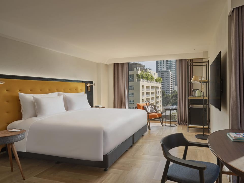 Bed, View (from property/room), Bedroom, City view