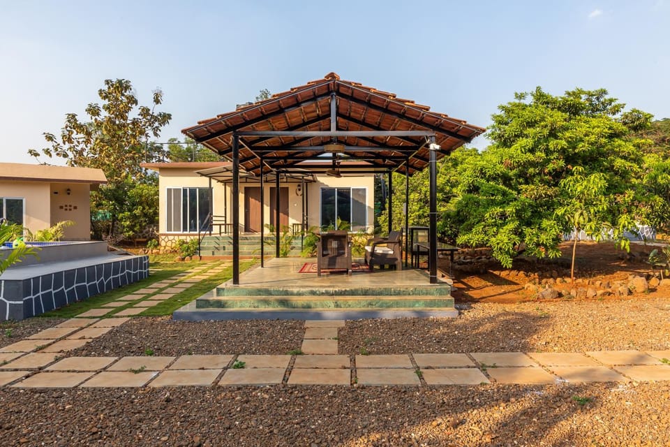 Property building, Day, Garden, Garden view