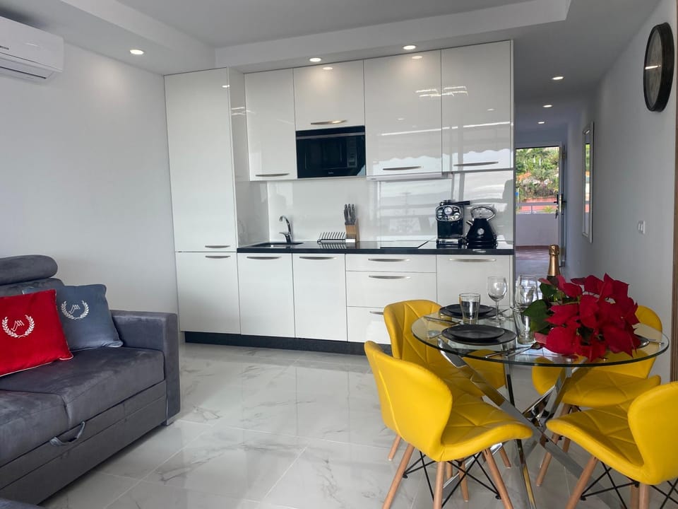 Ponderosa 615, Las Americas, one bedroom apartment with large terrace and ocean view, next to Siam Park Apartment in Costa Adeje