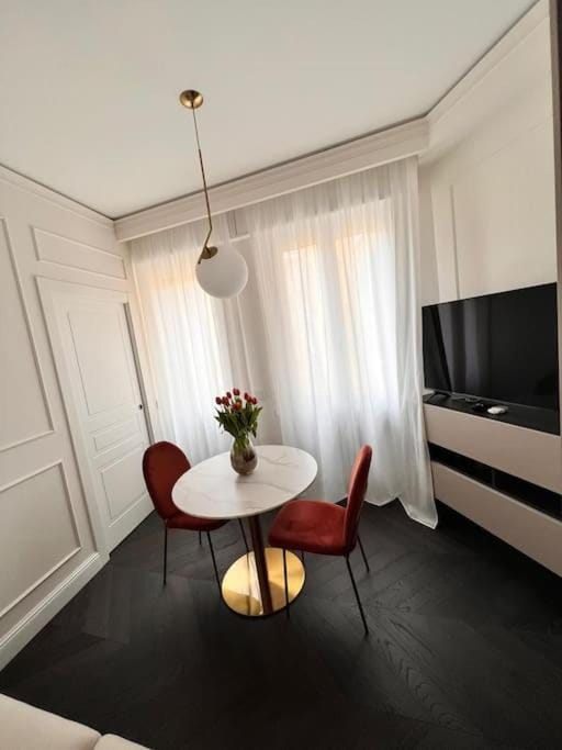 Elegante appartamento in zona Tortona-Solari Apartment in Milan