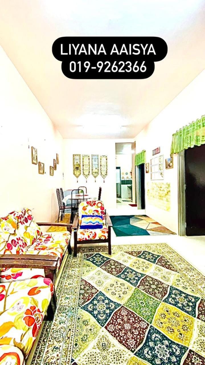 Living room, Photo of the whole room