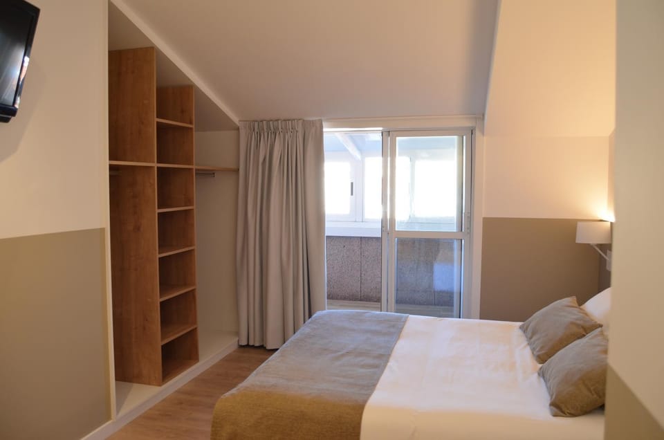 Bed, Photo of the whole room, Bedroom, Sea view