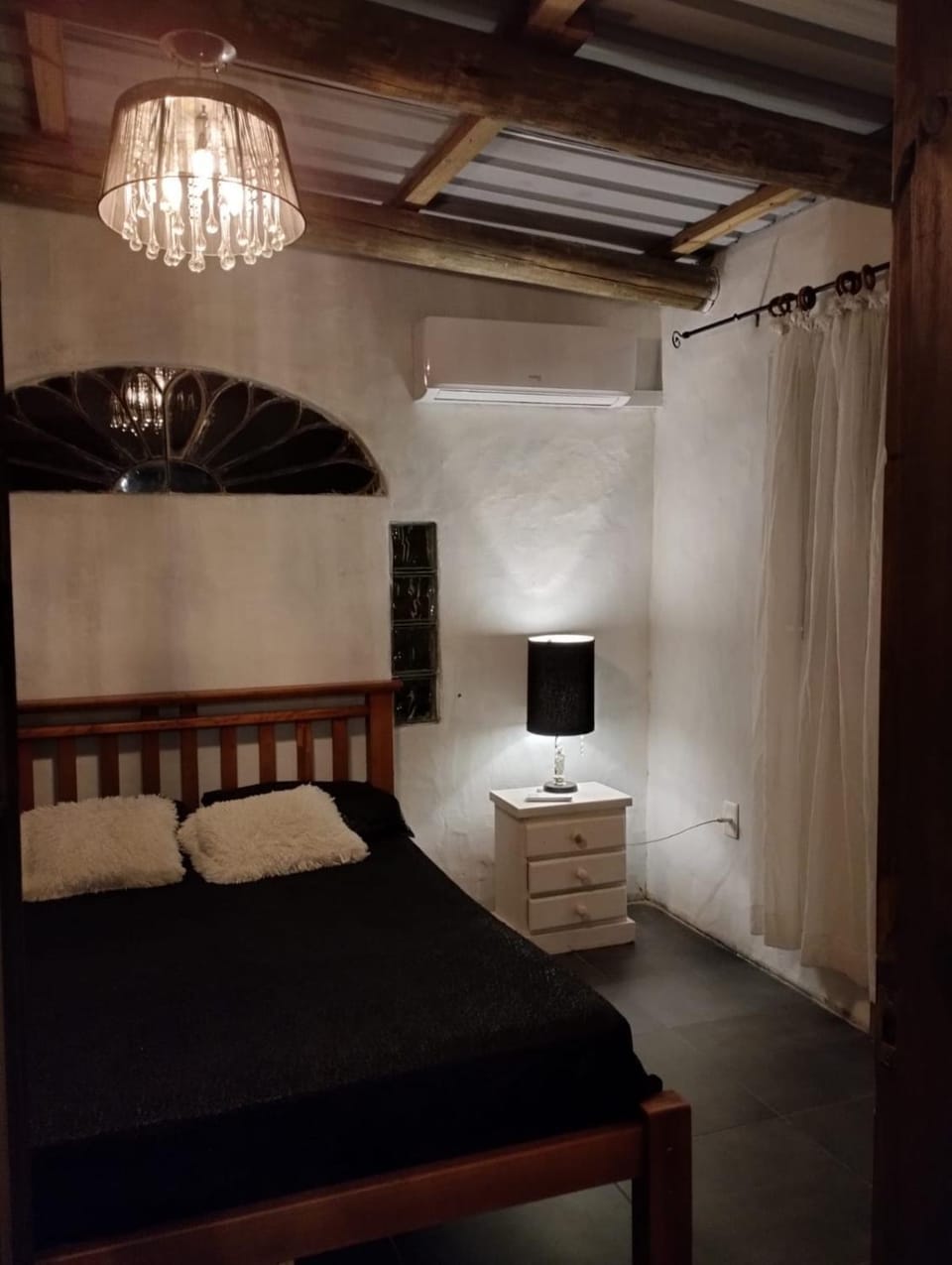 Bedroom, air conditioner