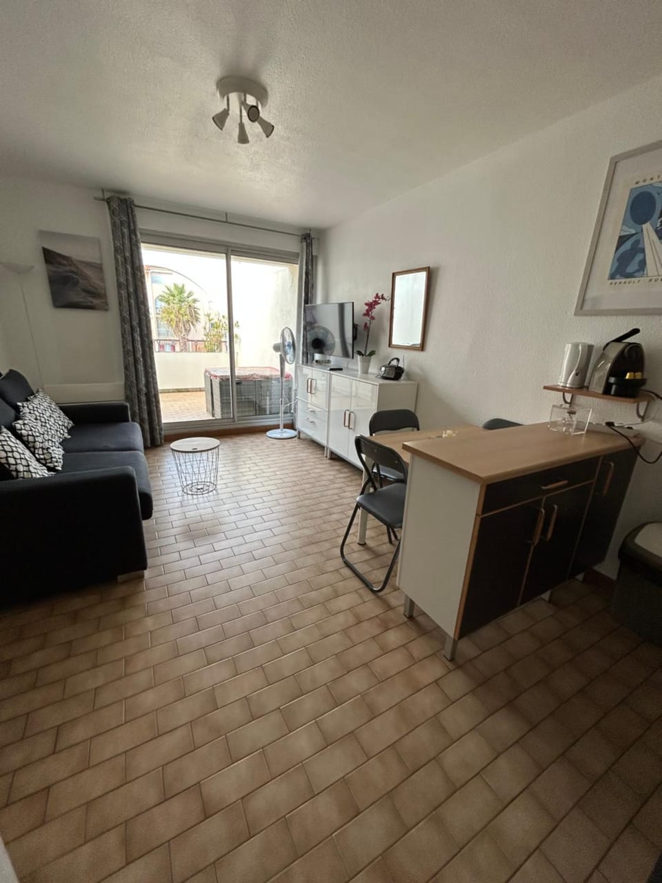 TV and multimedia, Kitchen or kitchenette