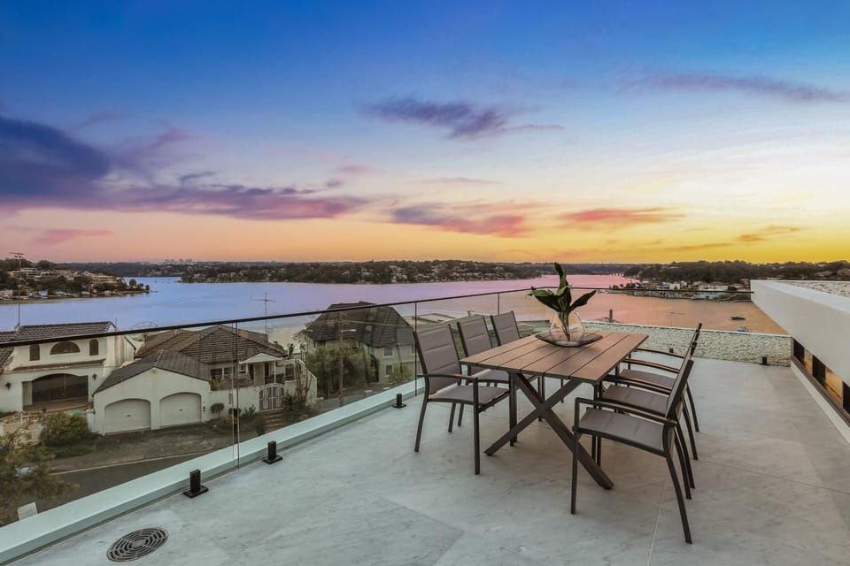 Property building, Bird's eye view, View (from property/room), View (from property/room), City view, City view, Garden view, Lake view, Lake view, Sea view, Sea view, Street view, Quiet street view