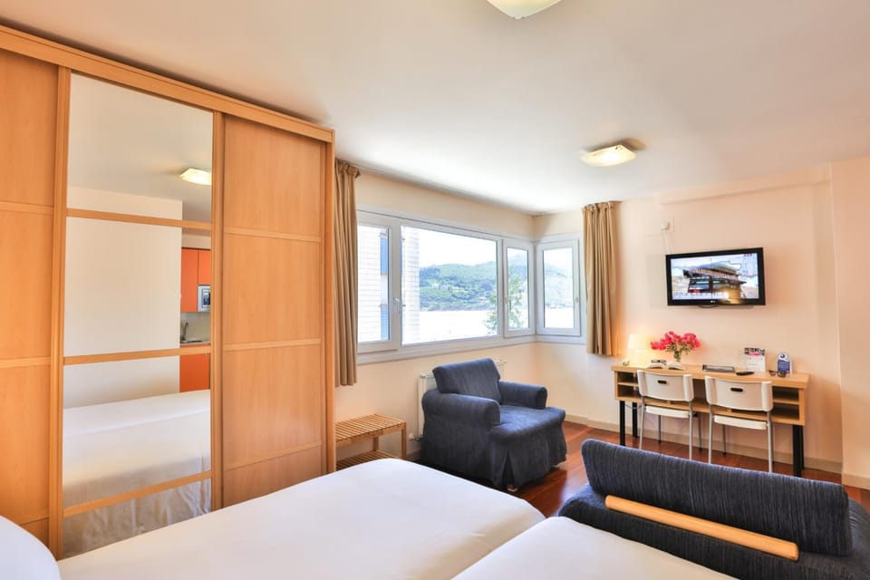 Living room, Bedroom