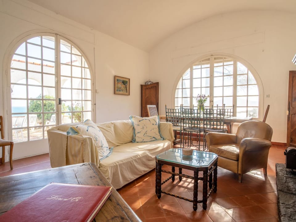 Holiday Home La Proue by Interhome House in Saint-Raphael