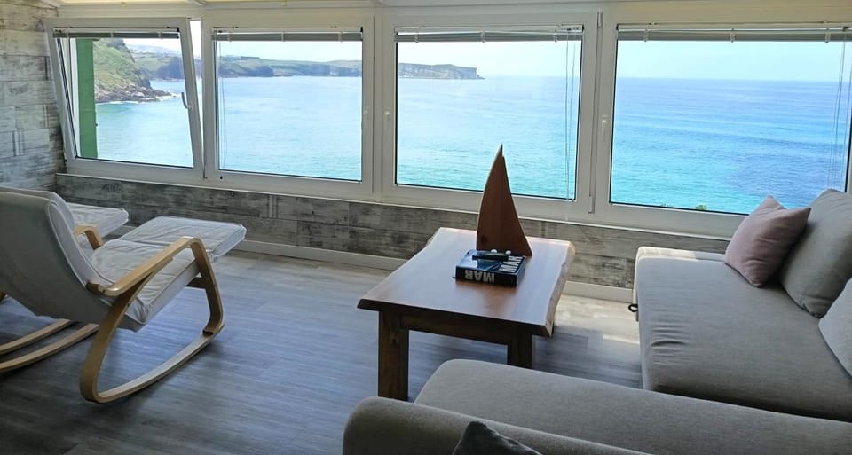 Apartamento Pleamar vistas Playa de los locos Apartment in Cantabria