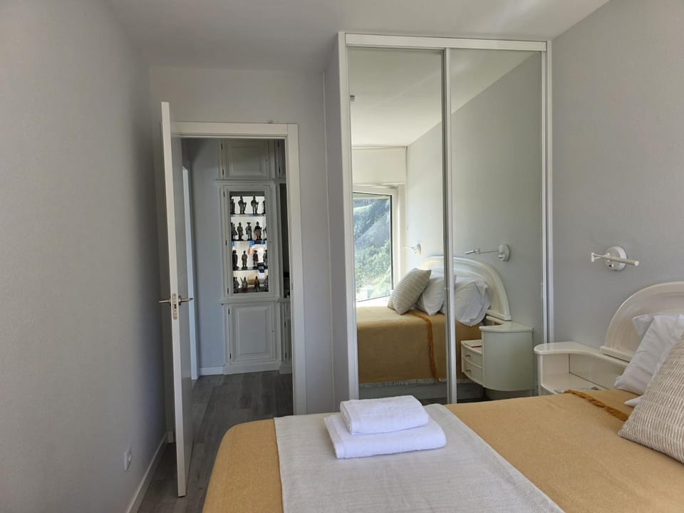 Bed, Photo of the whole room, Bedroom, towels, wardrobe