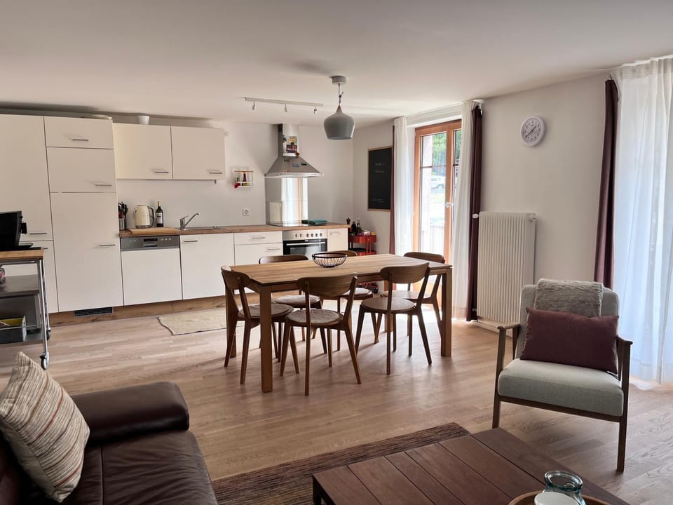 Living room, Dining area