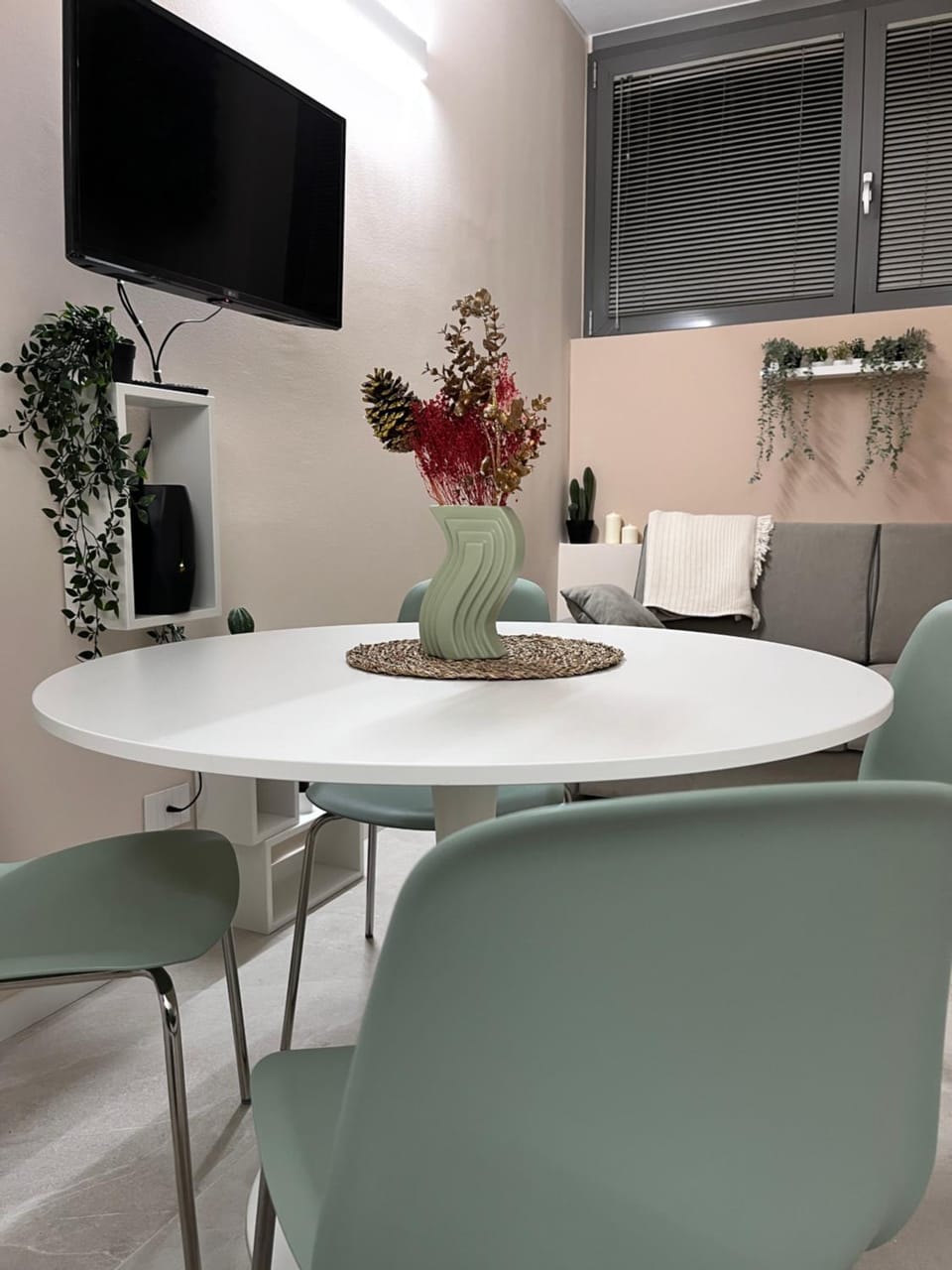 TV and multimedia, Living room, Dining area