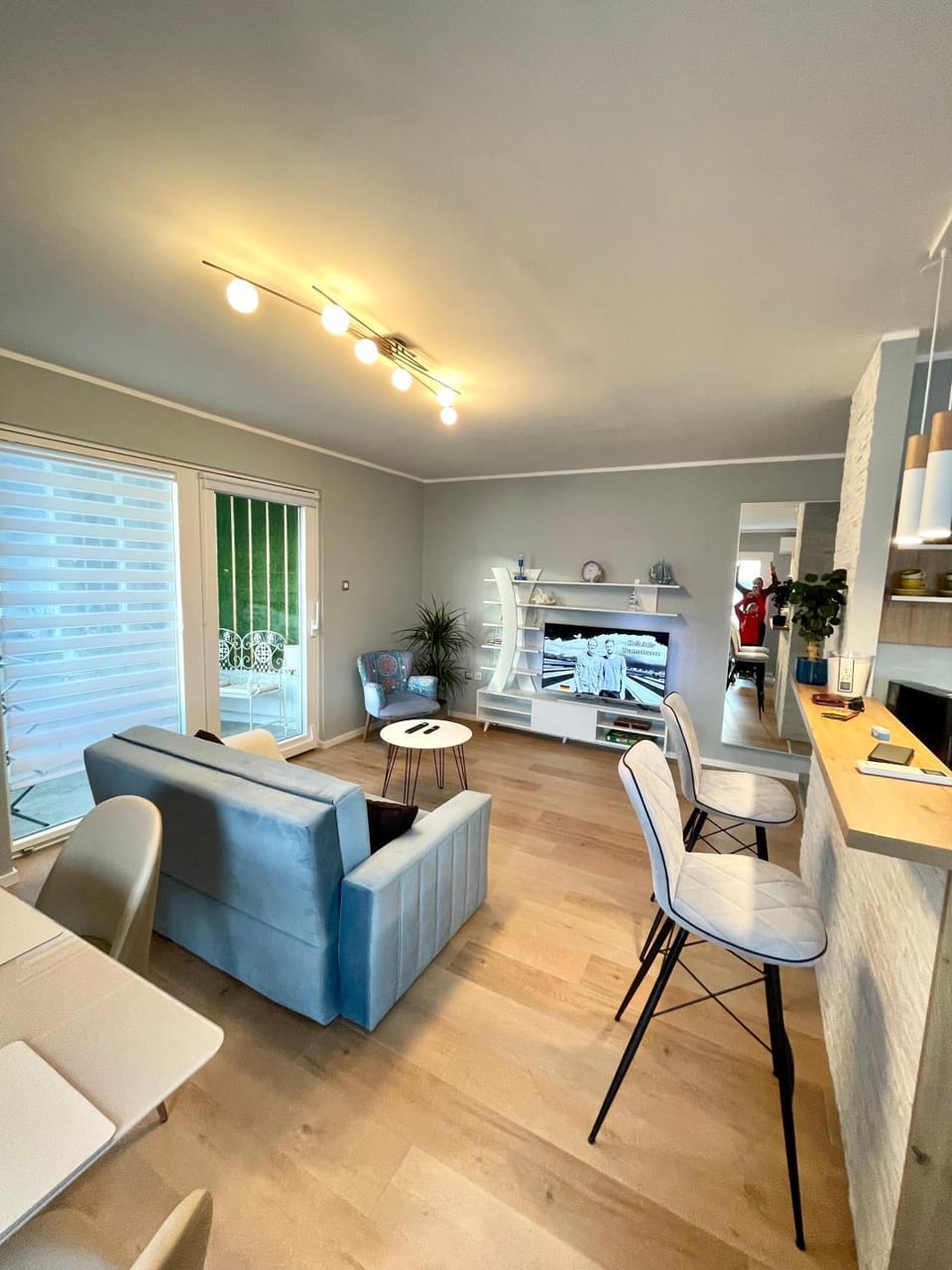 TV and multimedia, Living room, Seating area
