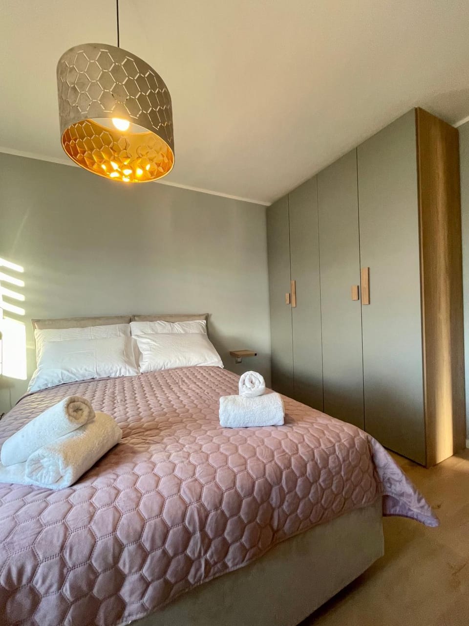 towels, wardrobe