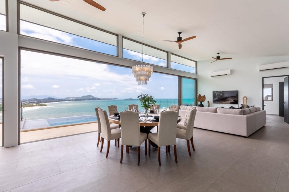 Communal lounge/ TV room, View (from property/room), Living room, Dining area, Sea view, Lunch, fireplace
